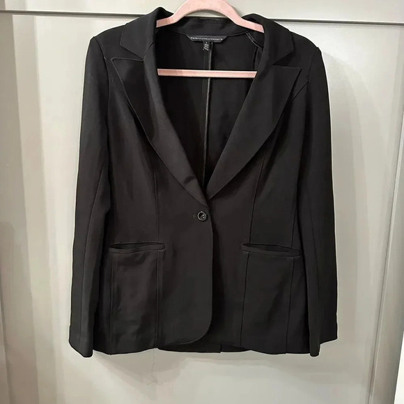 White House Black Market Jackets & Blazers - White House Black Market Blazer The Essential Blazer Jacket size 4 WHBM
